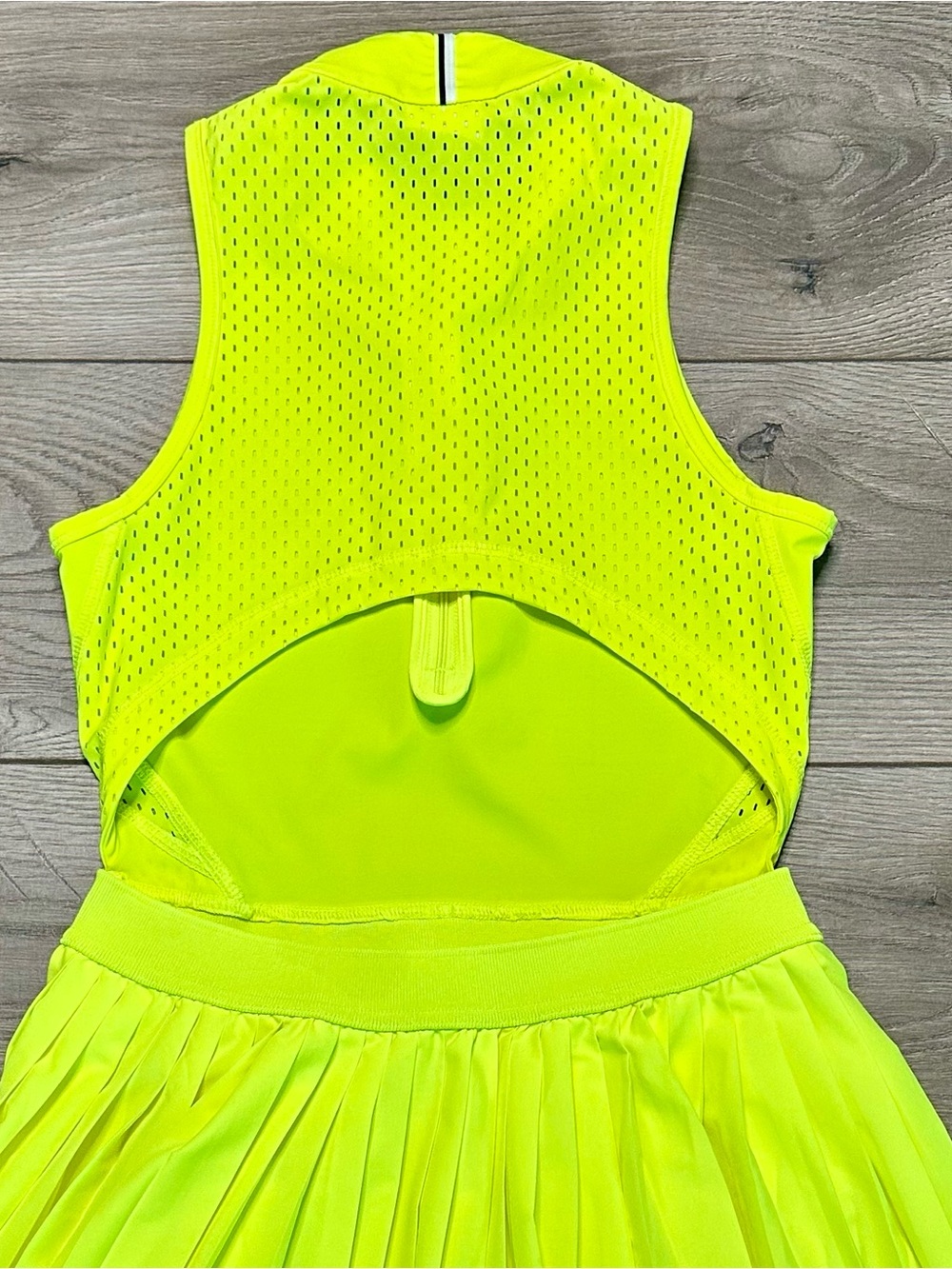 Wilson Winning Pleated 1/2 Zip Mock Neck Tennis Mini Dress Neon Yellow Size XS - Picture 6 of 9